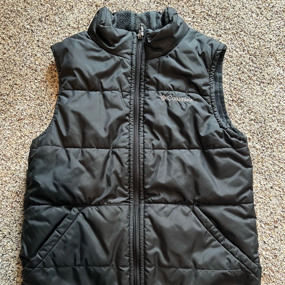 Columbia boys reversible insulated vest, size M